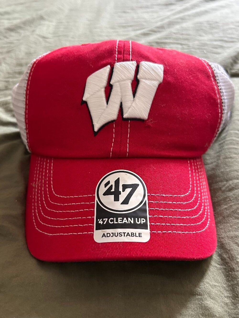WISCONSIN BADGERS TRUCKER HAT